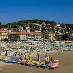 Beachy Vibes- 900m From The - Happy *