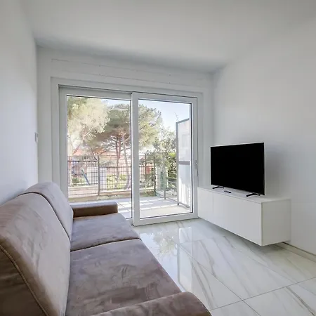 Beachy Vibes- 900m From The - Happy * Marina dʼAndora
