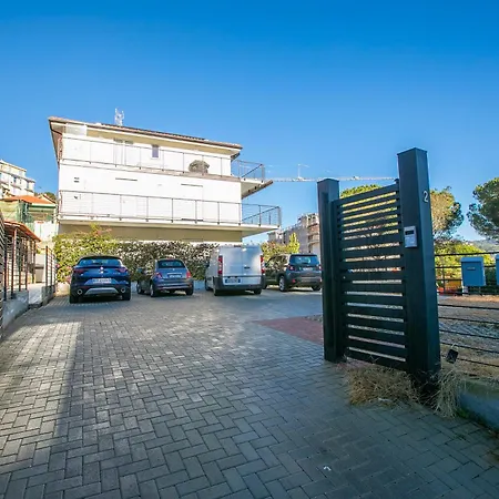 And - Beachy Vibes- 900m From The - Happy Apartmán Marina dʼAndora