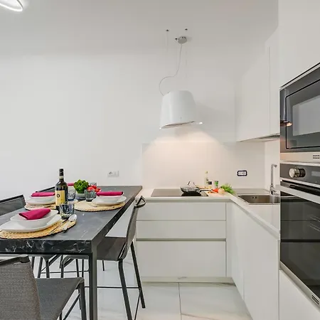 Beachy Vibes- 900m From The - Happy